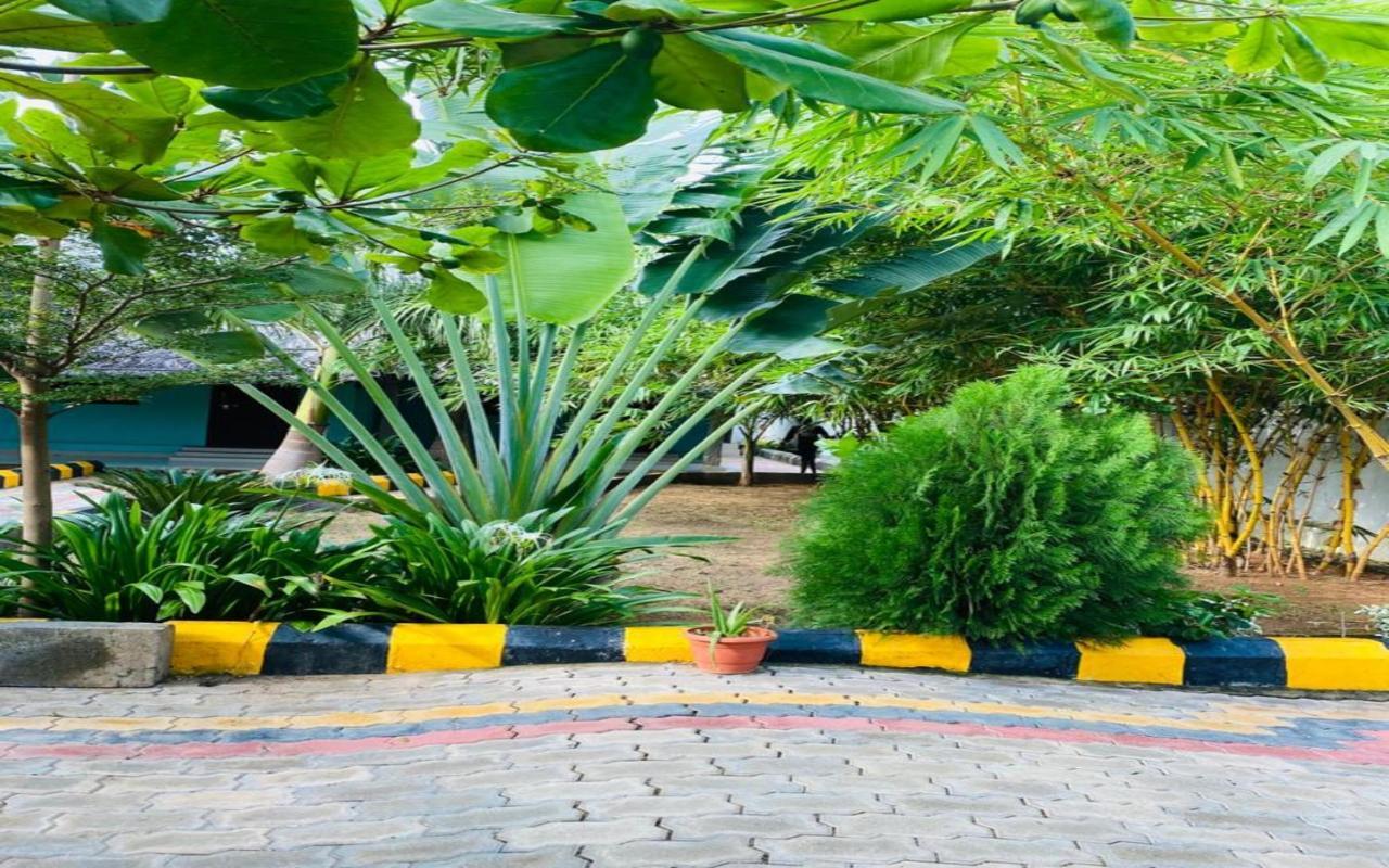 Hotel Megha Resort Hampi Kültér fotó