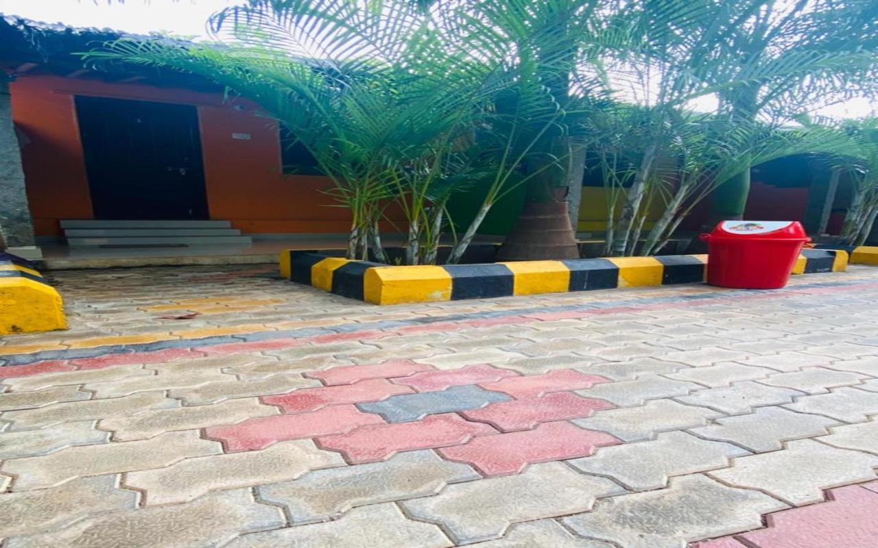 Hotel Megha Resort Hampi Kültér fotó